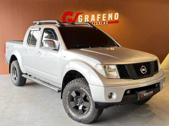 NISSAN FRONTIER 2.5 LE 4X4 CD TURBO ELETRONIC DIESEL 4P AUTOMÁTICO